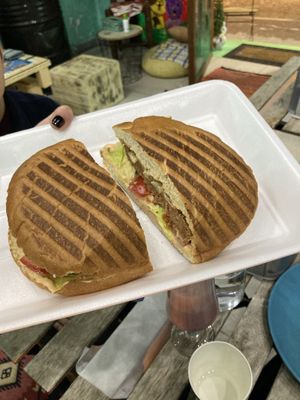 burger  at Bayt Sara in Amman