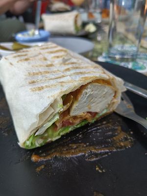 Tofu zinger with garlic mayo and homemade pickles at Bayt Sara in Amman