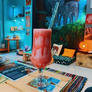 Strawberry milkshake  at Bayt Sara in Amman