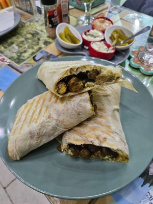 Shawarma at Bayt Sara in Amman