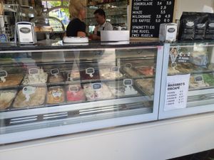 The take-away side of the shop at Massimos Eiscafe in Hannover