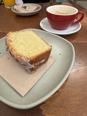 Lemon cake  at La Molienda - Bisbe in Mallorca