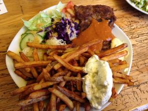 Steak, fries and salad at Vleischerei in Leipzig