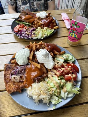 Sehr sehr lecker, ich empfehle den Steak er war richtig saftig 🤤 und das Rest vom Essen hat auch richtig geschmeckt!! Würde wieder kommen   at Vleischerei in Leipzig