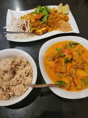 Or lunch at Thotsakan in San Diego