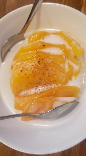 Mango sticky rice at Kapunka - St Sauveur in Paris