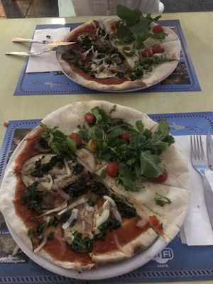 Veganized pizza vegetale and focaccia  at Pizzeria il Tramonto in La Palma