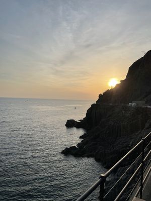 Sundown view  at Bar e Vini a Piè de Mà in Riomaggiore
