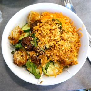 Bo bun boulettes at La Cantine Viêtgétarienne in Paris