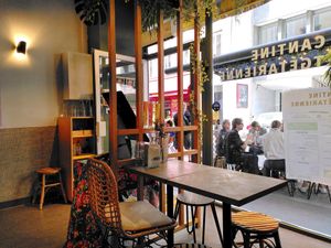 Interior #02 at La Cantine Viêtgétarienne in Paris