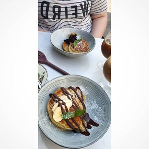 Banana and chocolate pancakes and blueberry pancakes at Kalaset in Copenhagen