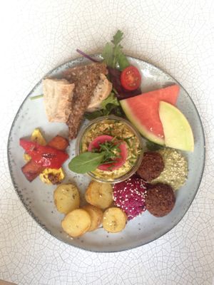 Vegan brunch (135kr) at Kalaset in Copenhagen