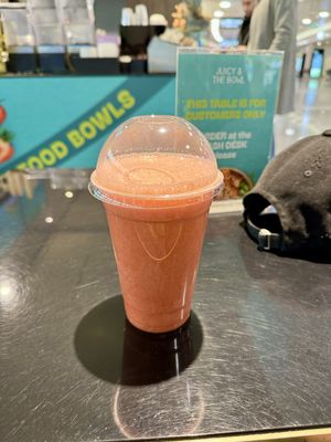   at VIE - Juicy & The Bowl - T1 in Vienna