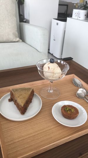 Hazelnut chocolate scoop, cashew tart & Carrot Cake (all vegan) at 7T Healthy in Bu Quwah