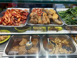 buffet spread.
Photo by Henry Lau aka Mr Purple. at Vegetarian Ideas 不荤主义 in Northeast Singapore