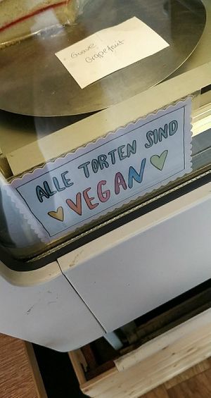 Alle Torten sind vegan at Doppeltsolecker in Dortmund