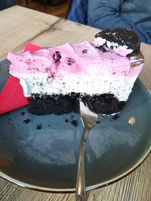 Vegan strawberry oreo at Doppeltsolecker in Dortmund