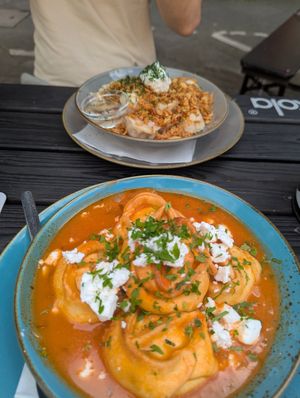 Vegane pelmeni (oben), vegane manti (unten) at Doppeltsolecker in Dortmund