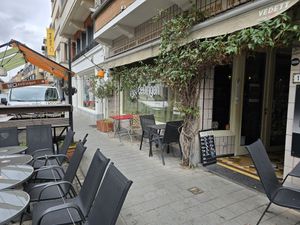 Front and entrance at deDingen in Kortrijk