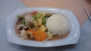 Rice and vegetables at Thien Duyen Ben Thanh in Ho Chi Minh City