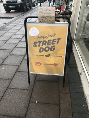 Publicidade na rua at Reykjavik Street Dog in Reykjavik