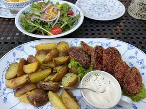 Neu mit veganem Trüffelquark und leckerem Dressing für den Salat   at Oomes Hüs in Norddorf