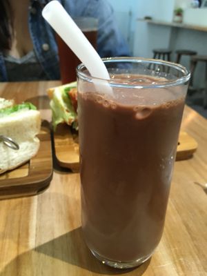 Cocoa oat milk latte (可可燕麥奶拿鐵) at Vegan Daily 半半食室 - BànBan Shí Shì in Taichung