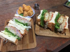 Taro (left), crispy patty with barbecue sauce (right). The side is fried tofu at Vegan Daily 半半食室 - BànBan Shí Shì in Taichung
