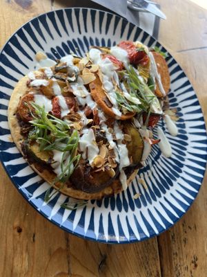 naan gegrilde groenten  at De Marlijn in Schiermonnikoog