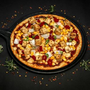 Jamaican Jerk Tofu Pizza at La Cane Bistro in Mumbai