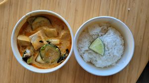 Red coconut curry at Foo in Victoria