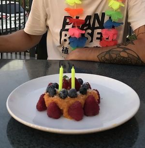 Because we were celebrating a bday, they improvised a “cake”. Such a cool surprise !  at Indian Box in Santiago