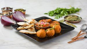  at Indian Box in Santiago