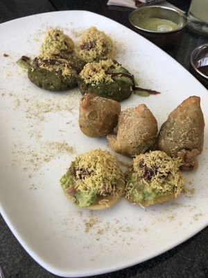 Tabla de picoteo Deliciad de Delhi. at Indian Box in Santiago