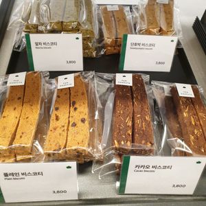 biscotti 🤌 at Pan Honesta 빵어니스타 - Yeoeuido in Seoul