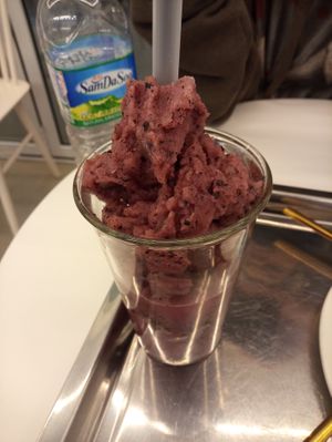 Blueberry shake at Pan Honesta 빵어니스타 - Yeoeuido in Seoul