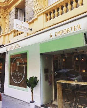 Outside at Poké Lov. in Nice