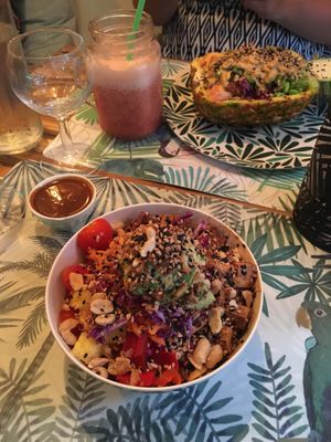 Bowls at Poké Lov. in Nice