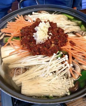 Hot pot   at HJ Farm/Hajun Farm in Suwanee