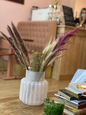 cosy  at Vegateau - Vegan Coffeebar and Bakery in Antwerpen