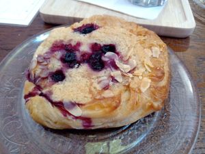 Blueberry frangipane at Vegateau - Vegan Coffeebar and Bakery in Antwerpen