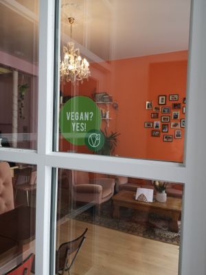 Inside/Outside at Vegateau - Vegan Coffeebar and Bakery in Antwerpen