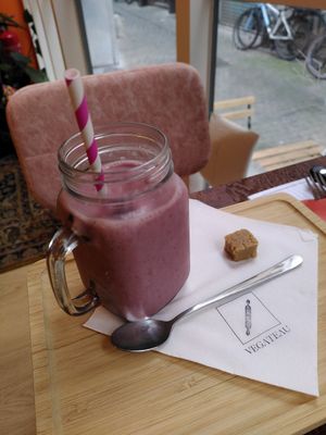 Tasty Raspberry smoothie #Veganuary at Vegateau - Vegan Coffeebar and Bakery in Antwerpen