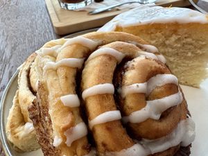 cinnamon rolls  at Vegateau - Vegan Coffeebar and Bakery in Antwerpen