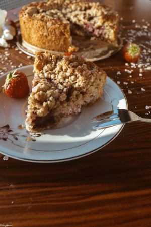 red fruits crumble pie at Vegateau - Vegan Coffeebar and Bakery in Antwerpen