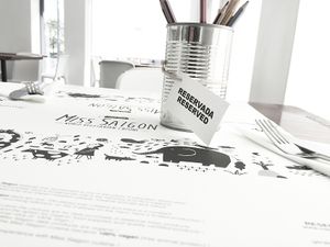 booking table
ilustration by Yara Kono (Planeta Tangerina) at M Butterfly by Miss Saigon in Lisbon