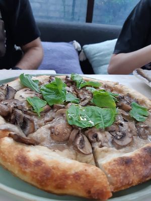 Пицца с грибами at Elixir in Ubud