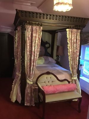 Highwayman room four poster at The Highwayman Inn in Okehampton