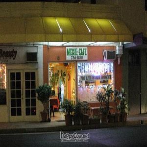 Front of restaurant at Nickie's Cafe in Honolulu