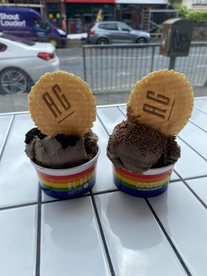 Vegan oreo gelato with 4 different sprinkle option, chocolate and coloured sprinkles, oreo crumbs or biscoff crumbs 😋  at Al Gelato in Belfast